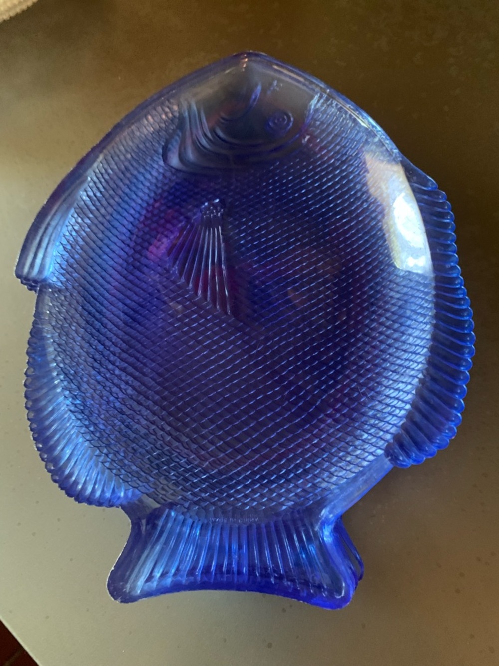 9 PARTY plastic fish small plates, perfect for that SEAFOOD touch. - Picture 2 of 9